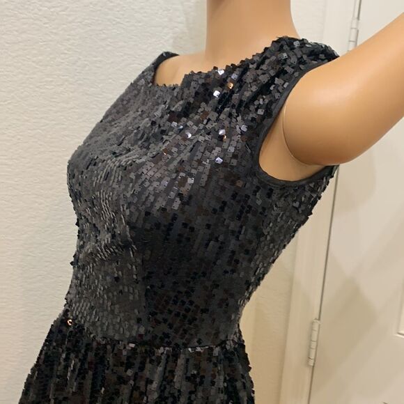 Arden B Size 4 Black Sequin Scoop Neck  Short Sleeve V Back Netting Mini Dress - Picture 7 of 13